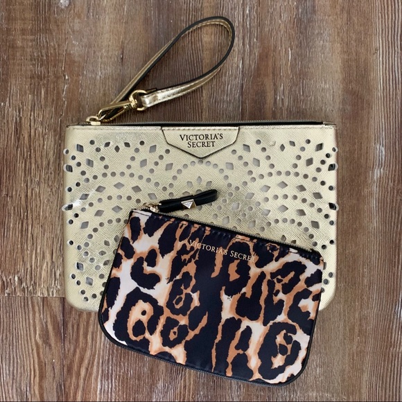 🔥 Victoria’s Secret Wristlet & Pouch Set - Picture 1 of 8